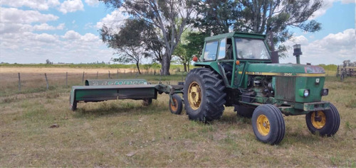 John Deere 3140