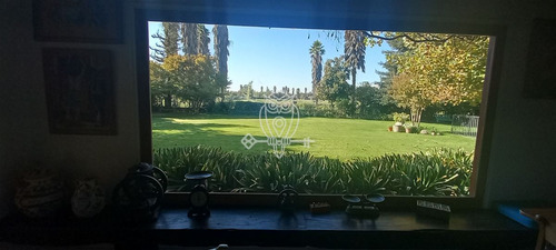 Casa En Venta De 5 Dorm. En Talagante