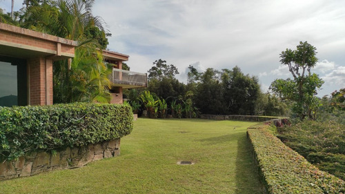 Imagen 2 de 19 de Espectacular Casa En Venta En Alto Hatillo Lv 0412.210.4403