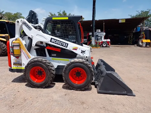 Minicargador Bobcat S570 2015