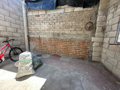 Edificio Para Remodelar! Col. 1o De Mayo | Pto. Vallarta Excelente Inversión!! 2 Departamentos, Con Opción A Un Tercero. Excelente Ubicación!