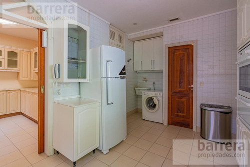 Exclusivo Chalet En Los Troncos: 4 Dormitorios Con Terreno Único