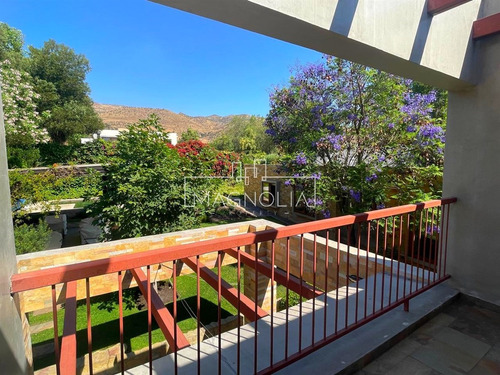 Casa En Venta De 5 Dorm. 4 Baños Mas Serv. En Piedra Roja