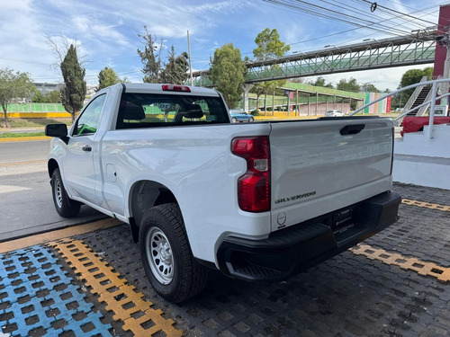 Chevrolet Silverado 4.3 V6 1500 WT Cabina Regular 4x2 At