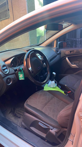 Imagen 13 de 16 de Ford Fiesta Kinetic Titanium