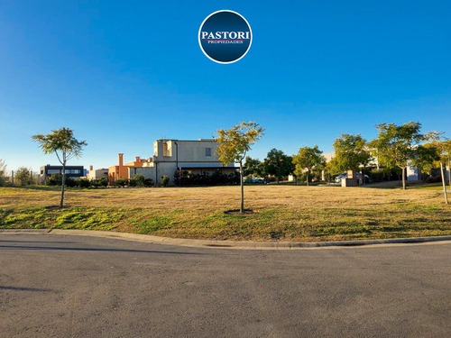 Venta De Lote - Puertos Del Lago - 662.88 Mts