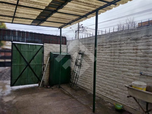 Casa En Venta De 5 Dorm. En Conchalí