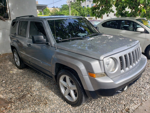 Imagen 9 de 9 de Jeep Patriot 2016 Gris Mecánico