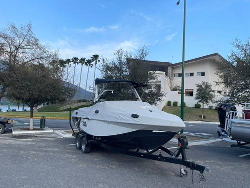 Lancha Axis T23
