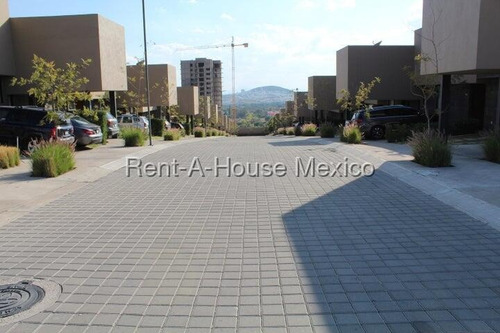 Casa En Renta En Lomas De Juriquilla, Querétaro Sr