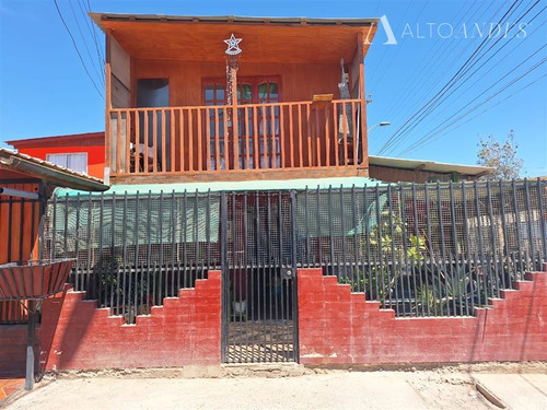 Casa En Venta De 4 Dorm, En Estación Paipote Copiapó