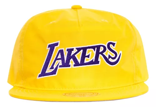 Gorro Jockey snapback mitchell and ness angeles lakers visera plana finals  2002 amarillo morado 