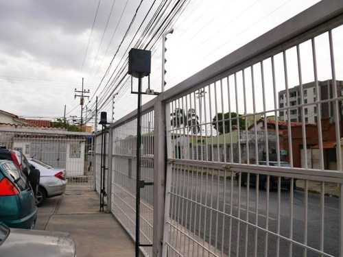 Imagen 7 de 30 de Casas En Venta En Zona Del Este Barquisimeto - Lara Cod Ref # 22-23242 / Marisela Rodriguez 0 4 1 2 1 5 1 8 8 9 3 /mr/remodelados/modernas/a Remodelar/precios Economicos/oportunidad De Inversion!