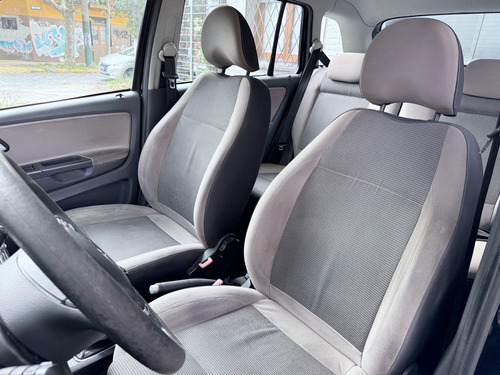 Volkswagen Suran 1.6 Trendline 11b