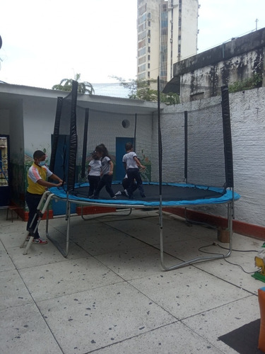 Imagen 4 de 5 de Alquiler Cama Elastica Inflable Algodon De Azucar Raspados