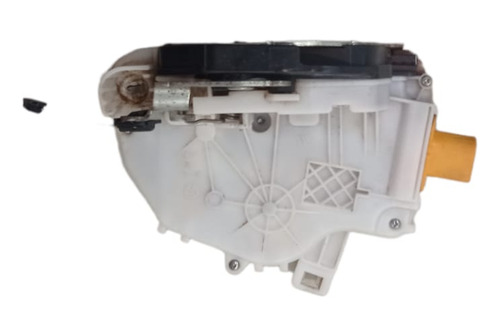 Fechadura Porta Esquerda Vw Saveiro 2020 - 5u3837013aa (Usado)