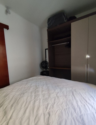 Mobiliado - 1 Dormitório Sacada Envidraçada- Prédio Com Elevador E Piscina