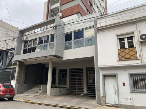 Cochera Techada A Metros Del Teatro Municipal