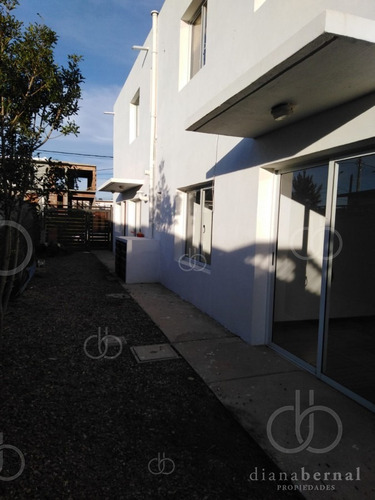 Imagen 16 de 20 de Punta Del Este, Apartamento En Pinares Con Estufa Y Parrillero Propio.- Ref: 54557