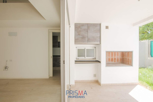 Imagen 18 de 24 de Dúplex Housing Chacritas. Dormitorios En Planta Baja Y Planta Alta