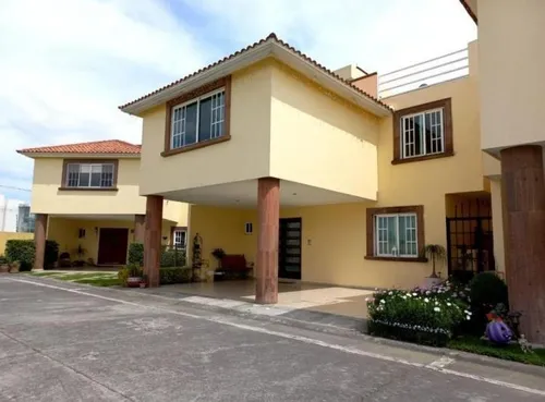 Oportunidad De Inversión - Casa En Fraccionamiento Torrecillas Metepec-crg