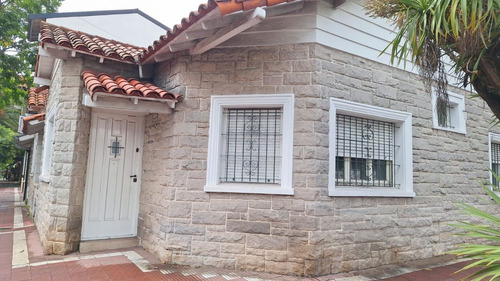 Casa En Venta En Barrio La Perla Norte