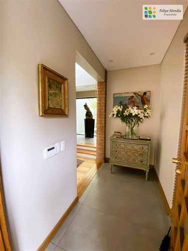 En Condominio, Como Nueva, 3 Dorm.3 Bños. Servicio Completo.