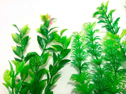 Imagem 3 de 6 de Planta Artificial Aquário Kit Nature Green 02 20cm 02 30cm