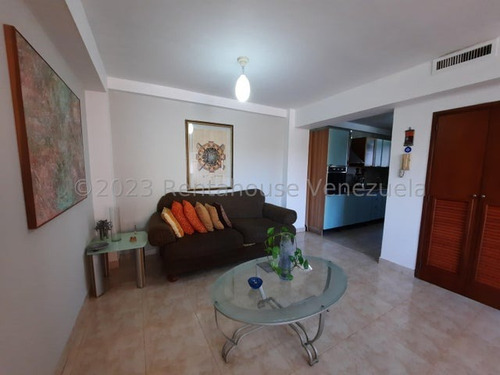 Apartamento En Venta En Av El Milagro Amn Mls #24-11184