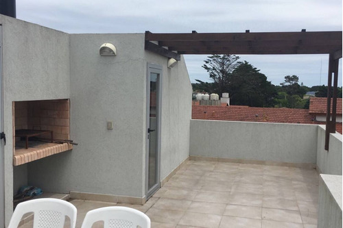 Imagen 8 de 14 de Duplex En Pinamar Con Parrilla - Cochera Y Guarda Cuatri - Alquiler Temporal