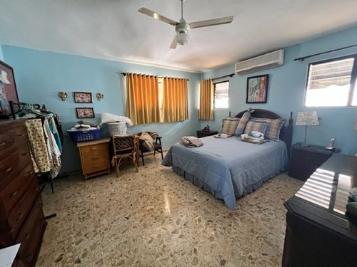 Casa En Venta En La Castellana De 3 Habitaciones