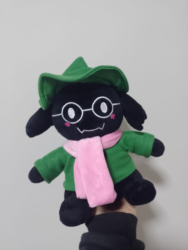 Pelúcia Personagem Ralsei Jogo Deltarune