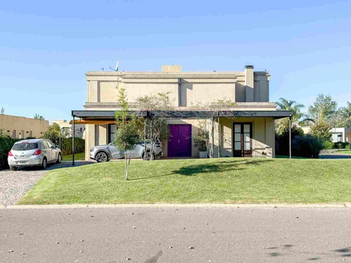 Casa En Venta En Pergamino En Barrio Cerrado