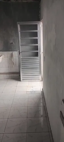 Casa 1 Quarto, Sala, Cozinha, Lavanderia E Banheiro.