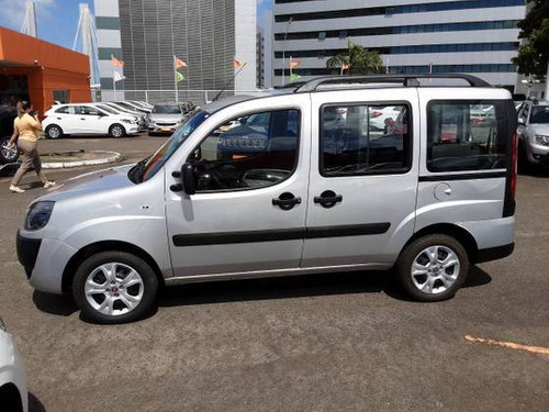 Imagem 8 de 10 de Fiat Doblò 1.8 Mpi Essence 7l 16v Flex 4p Manual