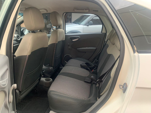 Imagem 8 de 12 de Fiat - Grand Siena Essence 1.6 16v