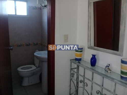 Imagen 9 de 21 de Maravillosa Casa De Dos Plantas En El Tesoro - La Barra