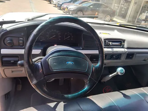 Ford F-150 5.0 Xlt 4x2