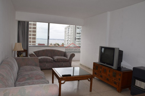 Apartamento En Peninsula, 2 Dormitorios *- Ref: 4764