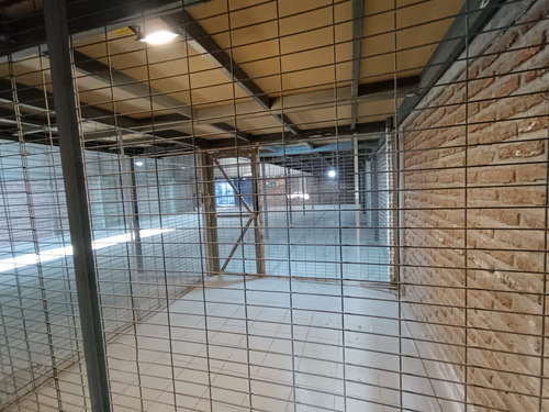 Arriendo Bodega 300 M2 Con Oficinas Y Trifasico, Quilicura