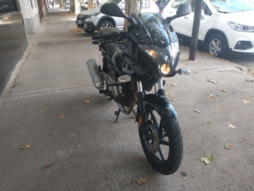 Bajaj Rouser 220f