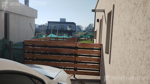 Casa En Venta En Barrio Santa Elisa - Pilar Del Este