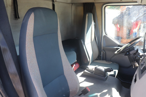 Imagem 8 de 10 de Volvo Vm 330 Ano 2015