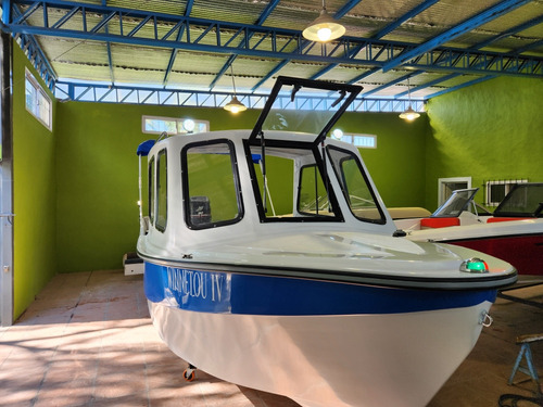 Tracker Cabinado Cuddy 530