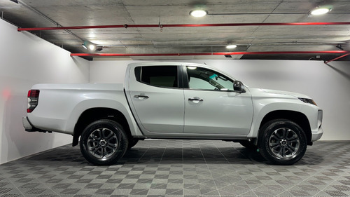 Mitsubishi L200 2.4 Dakar At CRS