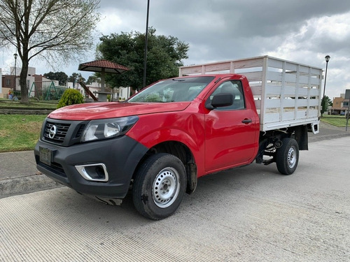 Imagen 1 de 8 de Nissan Np300 2018 2.5 Estacas Dh Aa Mt