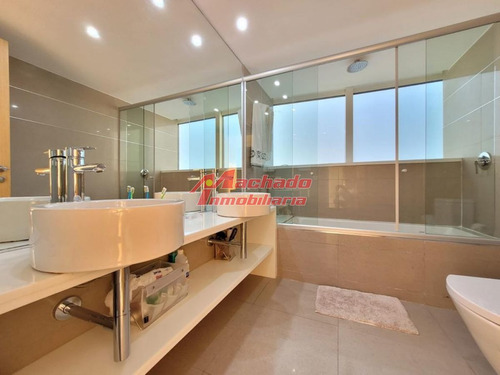 Imagen 16 de 25 de Apartamento En Venta De Máxima Categoría , Playa Mansa , Punta Del Este