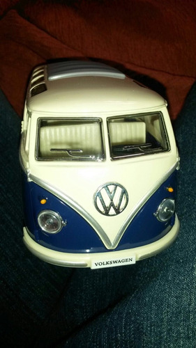 Auto De Colección Vw  Combi 1962  17 Cm  Esc 1 24 Divina