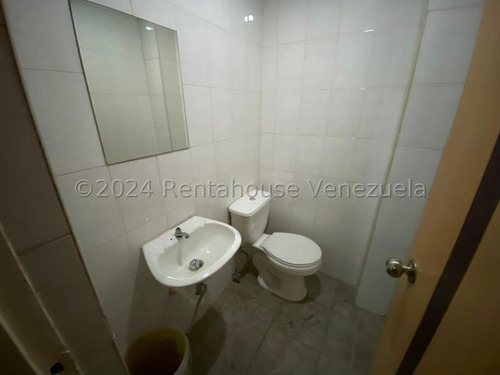 Local En Alquiler Quinta Crespo Mls 25-2401