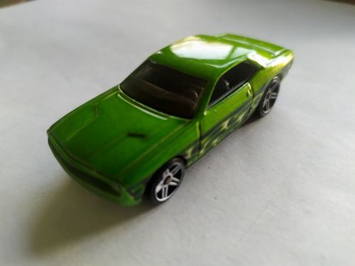 Hot Wheels 2012 Dodge Challenger Concept Verde/flamas Car